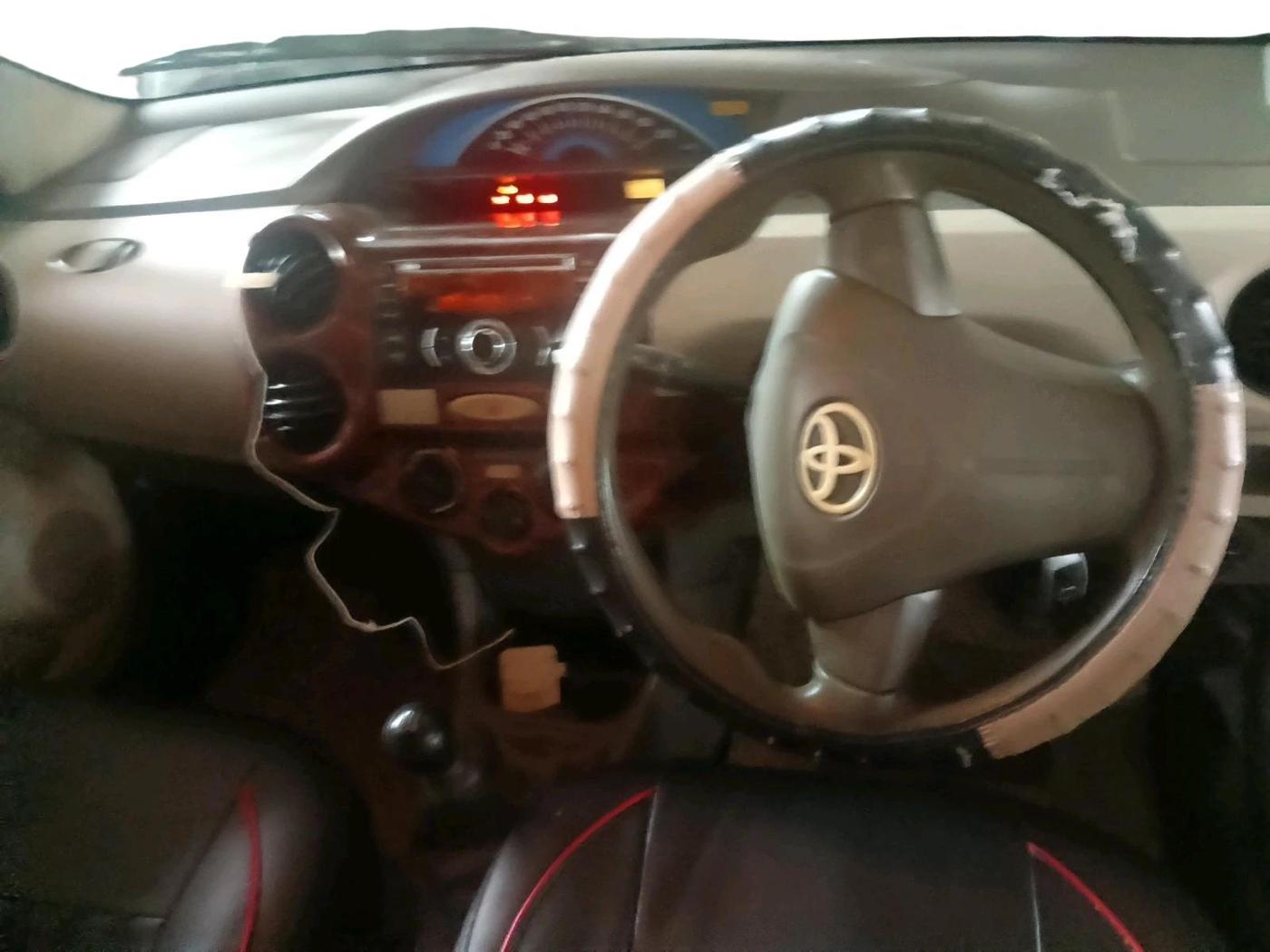 2013 Toyota Etios G, CNG, Manual, 92,432 km, interior