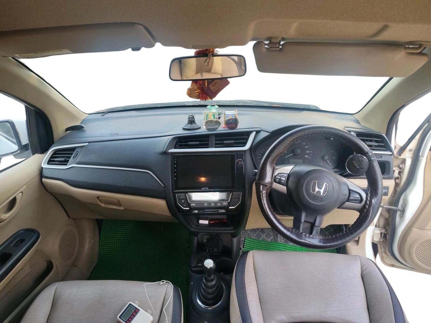 2018 Honda Amaze 1.2L I-VTEC S, CNG, Manual, 1,10,887 km, interior