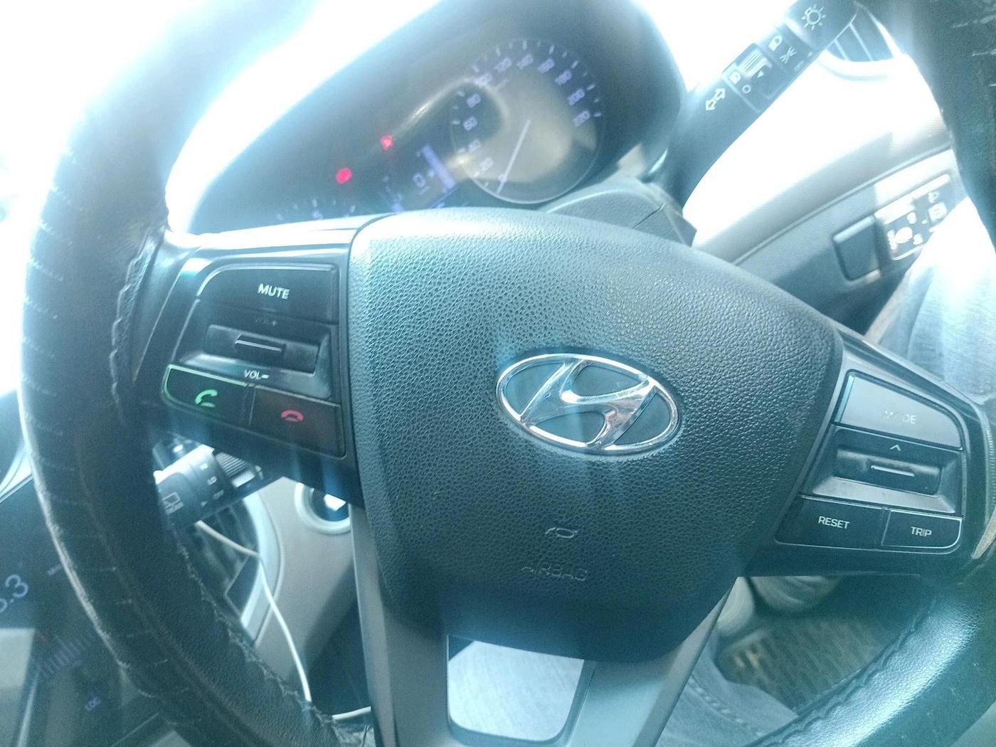 2016 Hyundai Creta SX PLUS AT 1.6 PETROL, CNG, Automatic, 1,74,480 km, interior