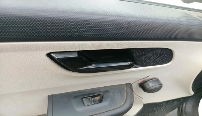 2022 Tata ALTROZ XE PETROL, CNG, Manual, 59,907 km, interior