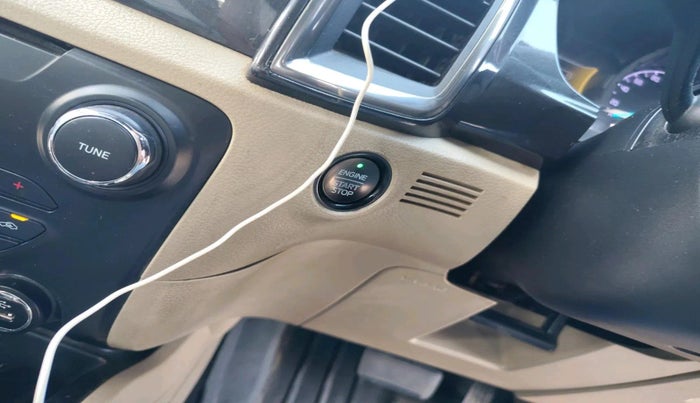 2020 Ford Endeavour TITANIUM PLUS 2.0 4X4 AT SUNROOF, Diesel, Automatic, 1,32,051 km, interior