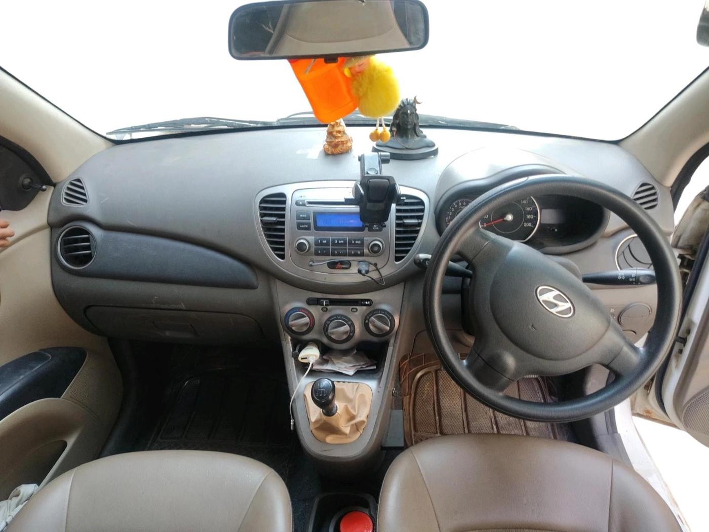2014 Hyundai i10 MAGNA 1.1, Petrol, Manual, 60,181 km, interior