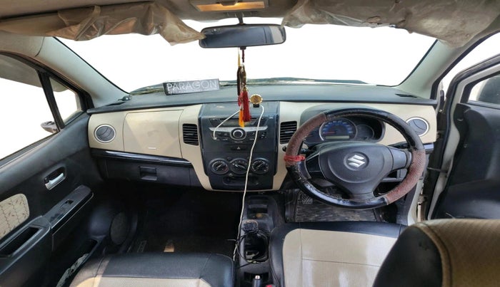 2017 Maruti Wagon R 1.0 VXI, CNG, Manual, 1,38,177 km, interior