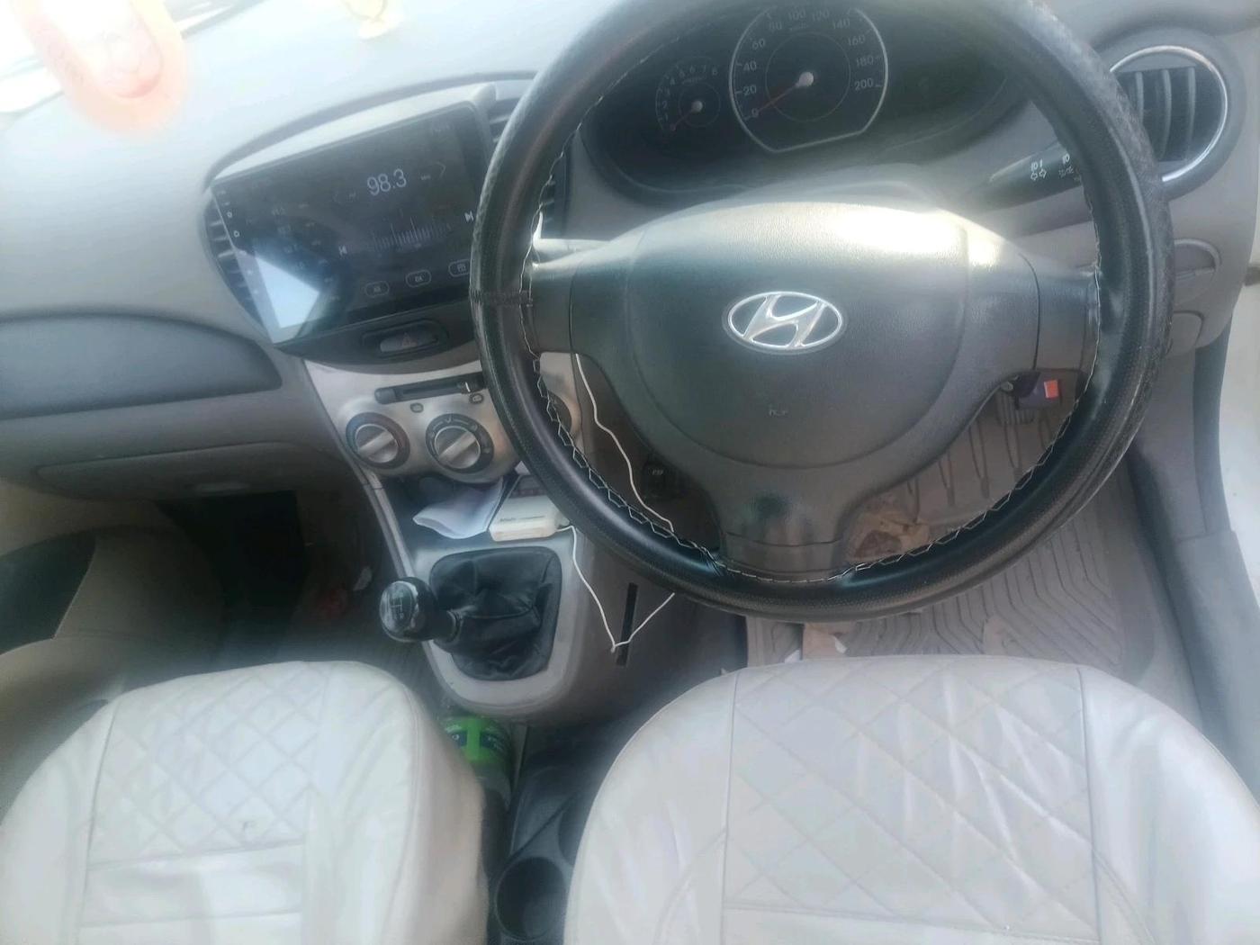 2012 Hyundai i10 MAGNA 1.1, CNG, Manual, 1,03,000 km, interior