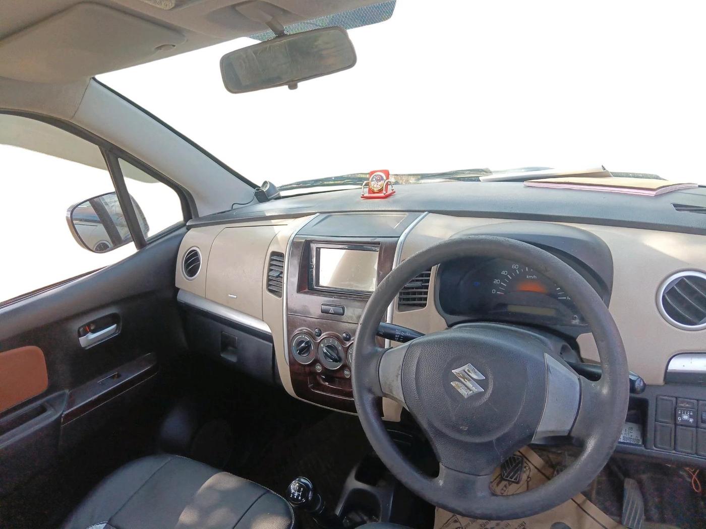 2016 Maruti Wagon R 1.0 LXI, CNG, Manual, 93,347 km, interior