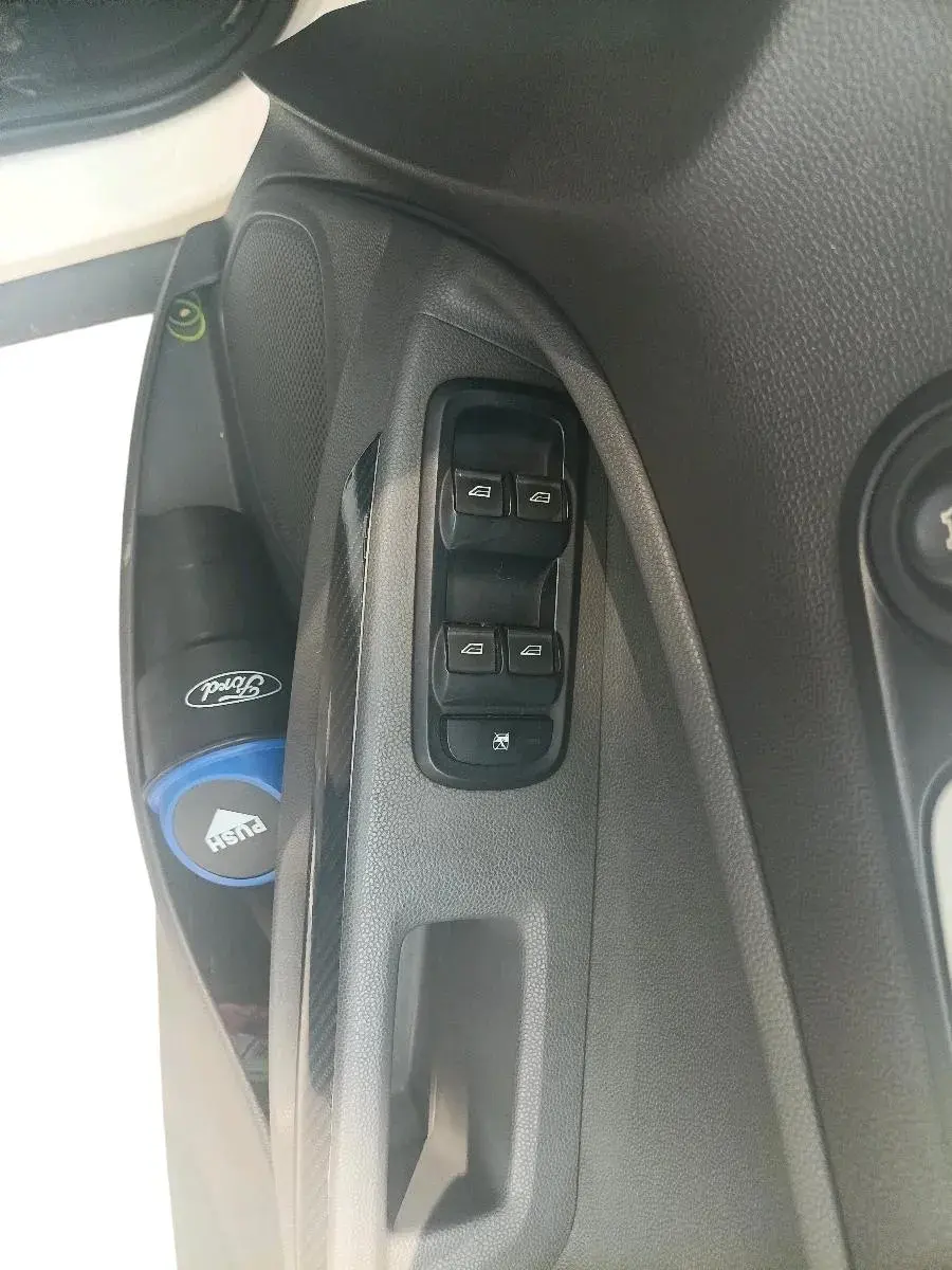 2016 Ford Ecosport TITANIUM 1.5L DIESEL, Diesel, Manual, 1,16,122 km, interior