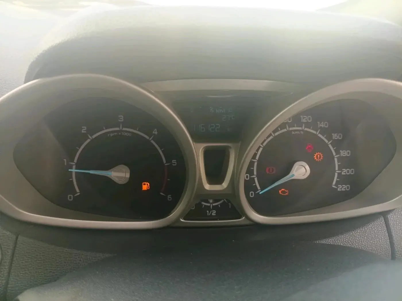 2016 Ford Ecosport TITANIUM 1.5L DIESEL, Diesel, Manual, 1,16,122 km, interior