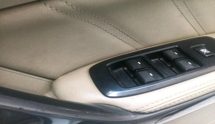 2018 Ford Endeavour TITANIUM 2.2 4X2 AT, Diesel, Automatic, 99,075 km, interior