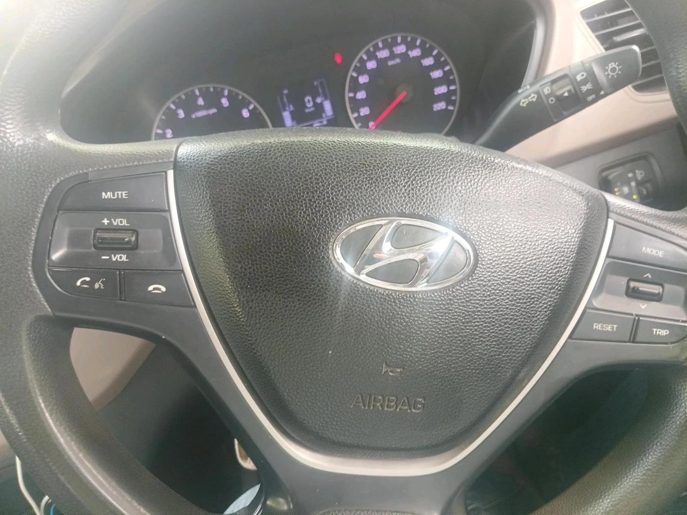 2018 Hyundai Elite i20 ASTA 1.2, CNG, Manual, 1,19,808 km, interior
