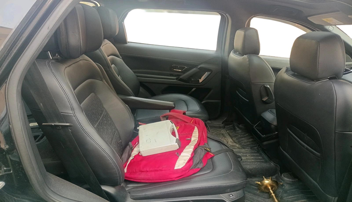 2023 Tata Safari XZA PLUS DARK EDITION, Diesel, Automatic, 1,43,951 km, interior