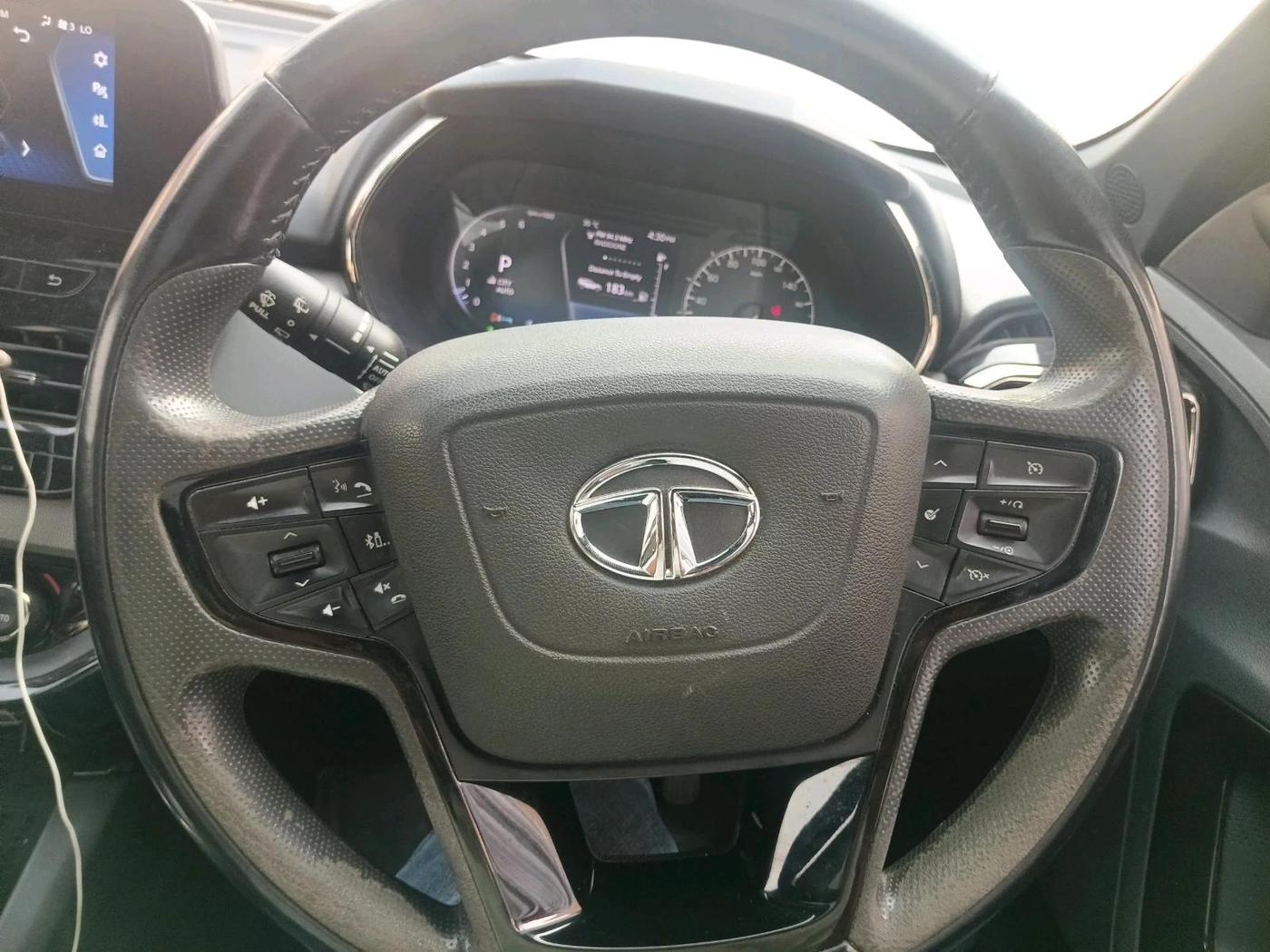 2023 Tata Safari XZA PLUS DARK EDITION, Diesel, Automatic, 1,43,951 km, interior