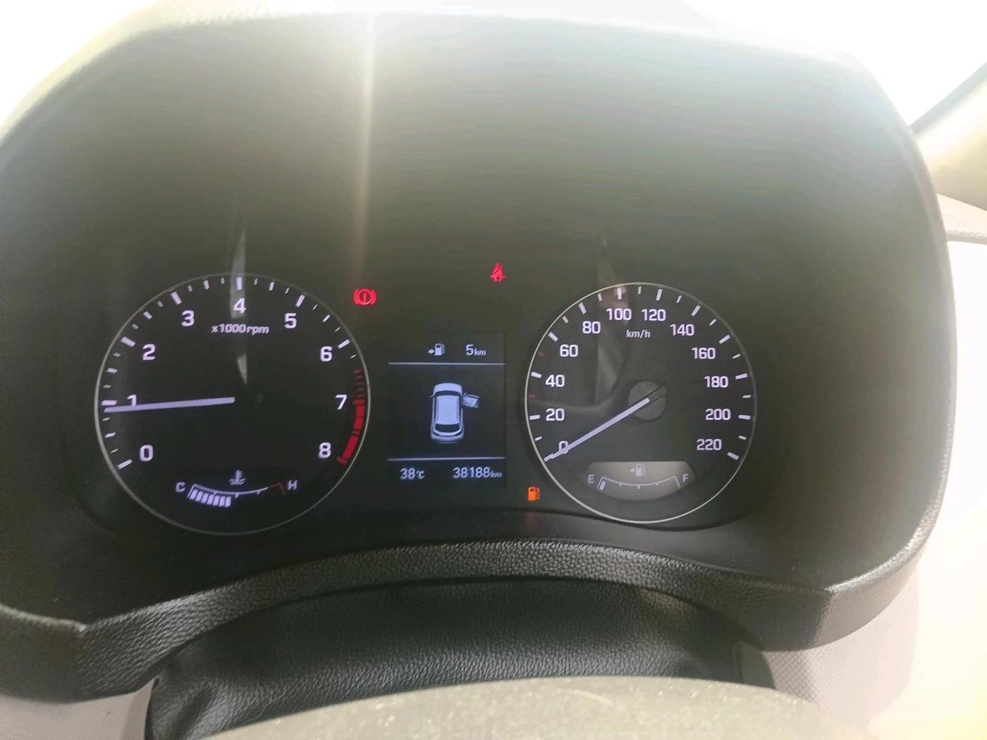 2018 Hyundai Creta SX (O) 1.6 PETROL, Petrol, Manual, 38,188 km, interior