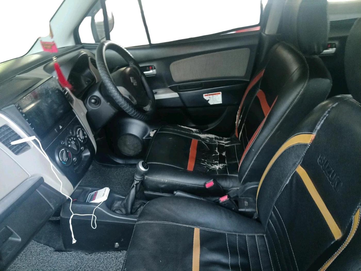 2017 Maruti Wagon R 1.0 LXI CNG, CNG, Manual, 9,99,908 km, interior