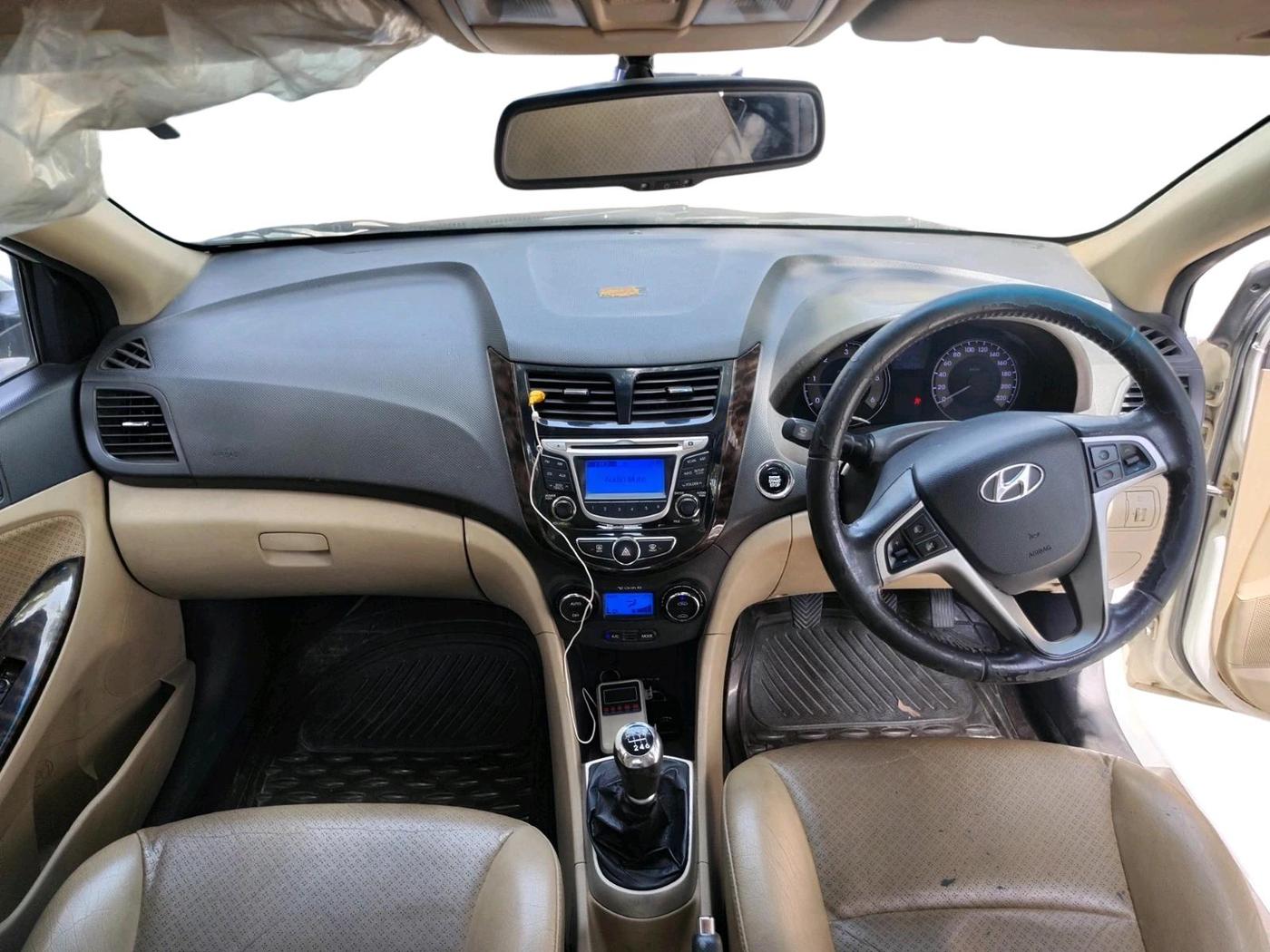 2012 Hyundai Verna FLUIDIC 1.6 CRDI SX OPT, Diesel, Manual, 84,224 km, interior