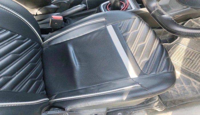 2023 Maruti Swift LXI, Petrol, Manual, 40,034 km, interior