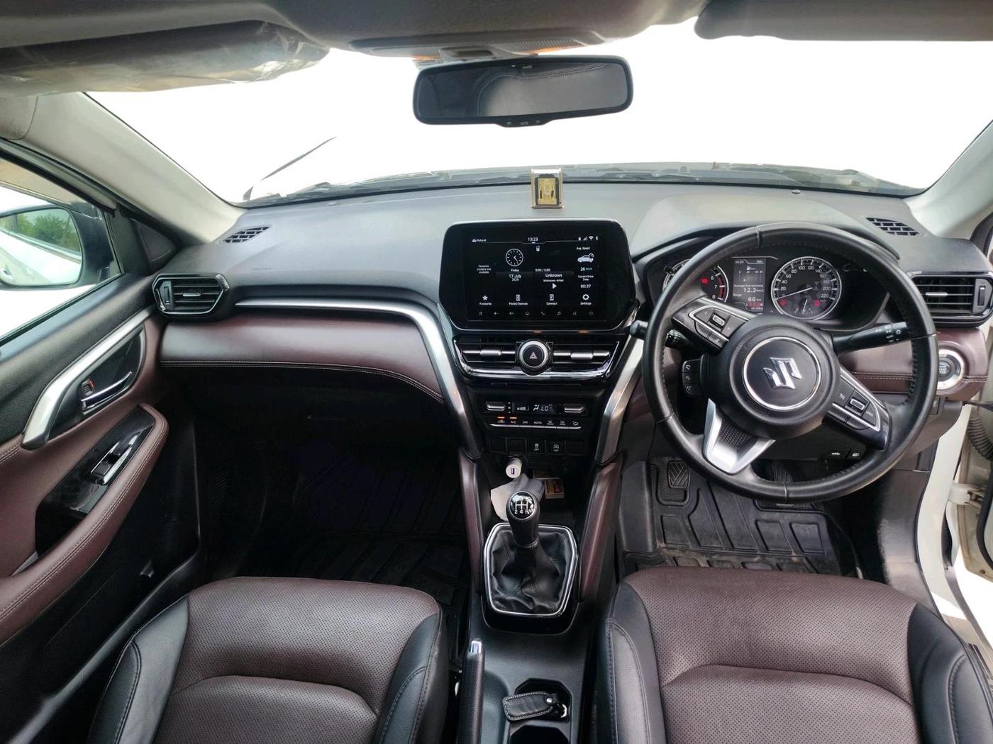 2024 Maruti Grand Vitara ALPHA SMART HYBRID, CNG, Manual, 26,199 km, interior