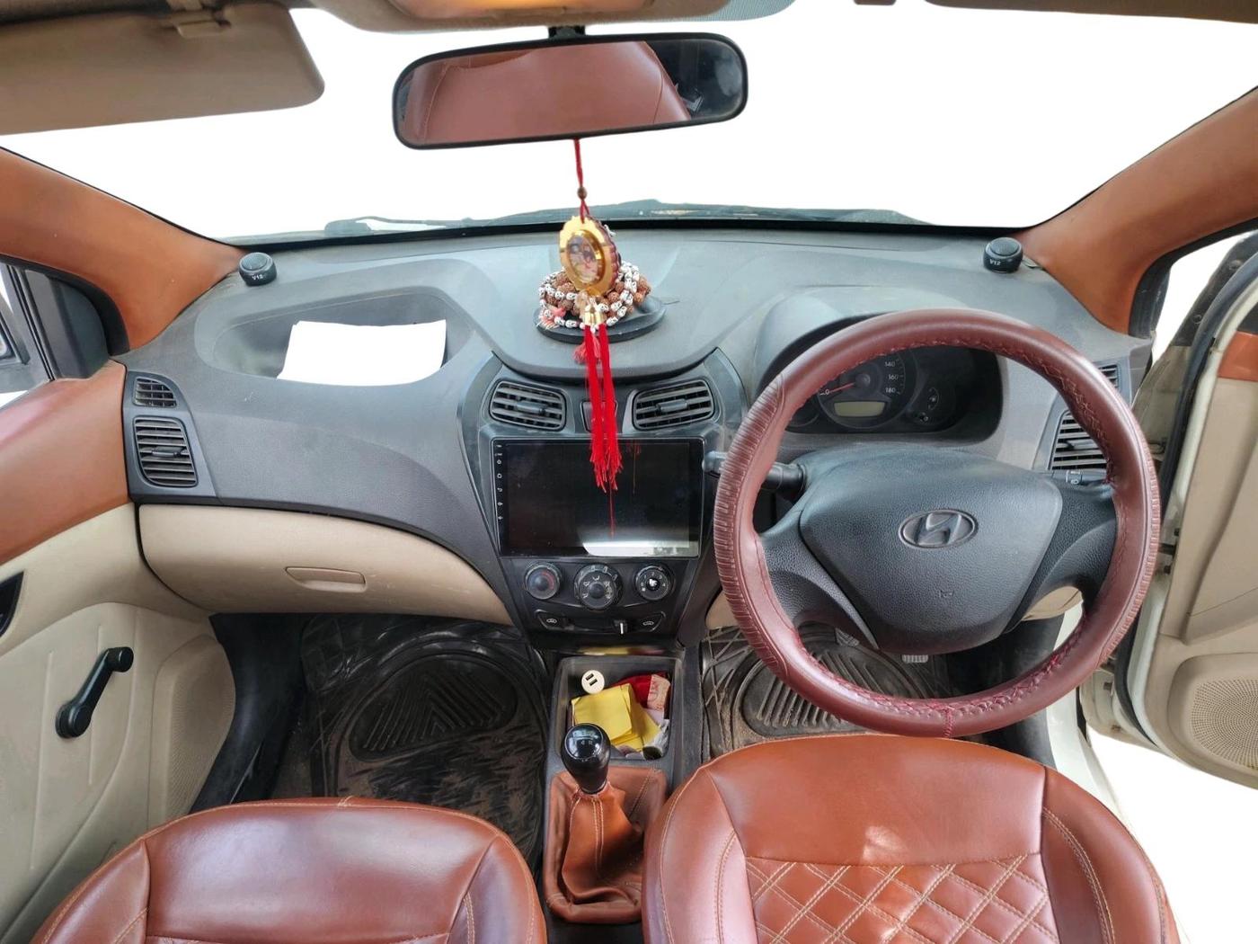 2014 Hyundai Eon D-LITE+, CNG, Manual, 1,07,318 km, interior