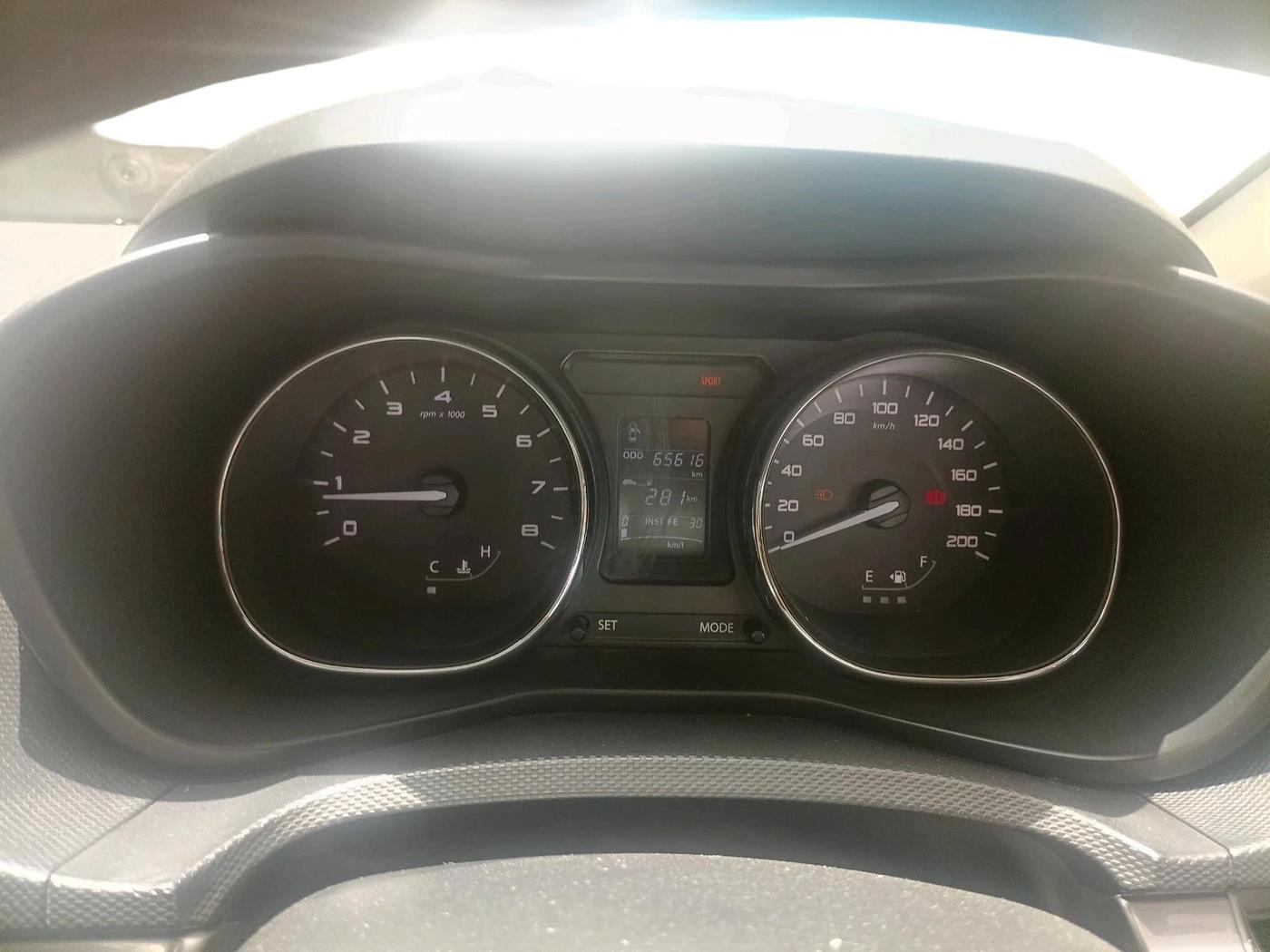 2017 Tata NEXON XZ PLUS DIESEL, Diesel, Manual, 65,616 km, interior