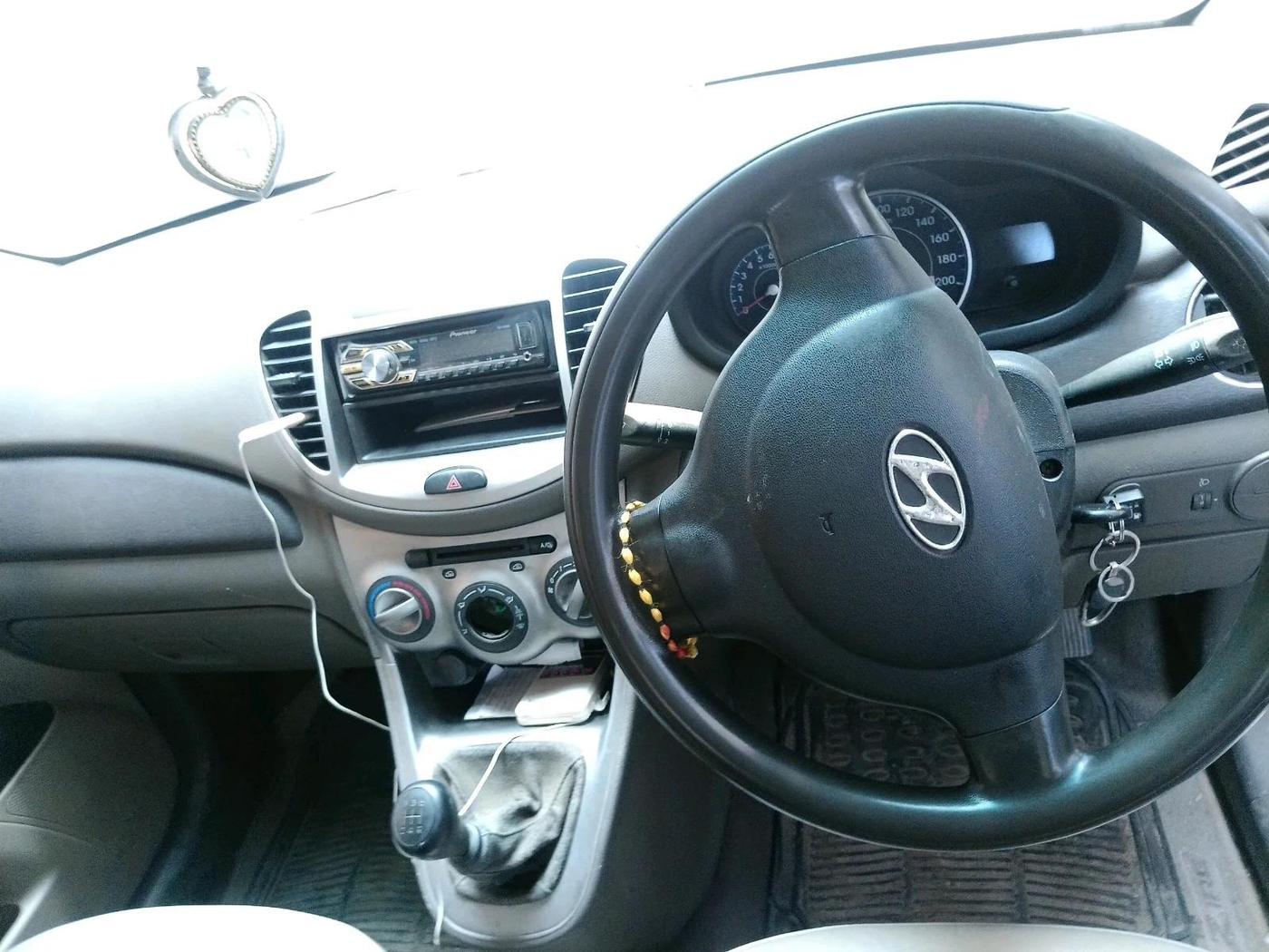 2012 Hyundai i10 MAGNA 1.2, Petrol, Manual, 1,21,627 km, interior