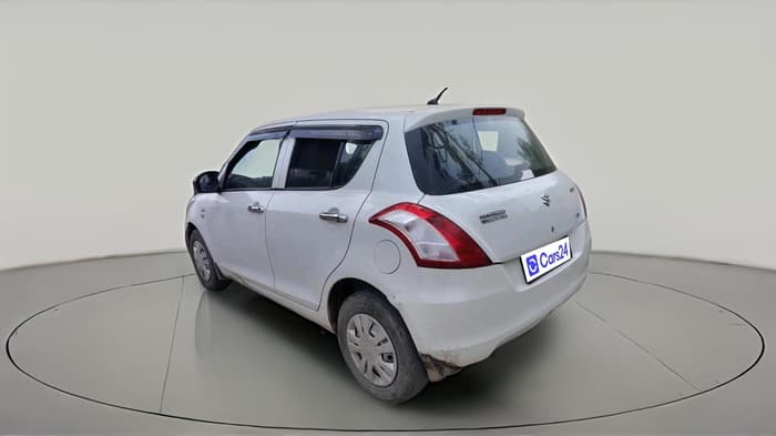 2013 Maruti Swift LXI, CNG, Manual, 1,53,818 km, exterior