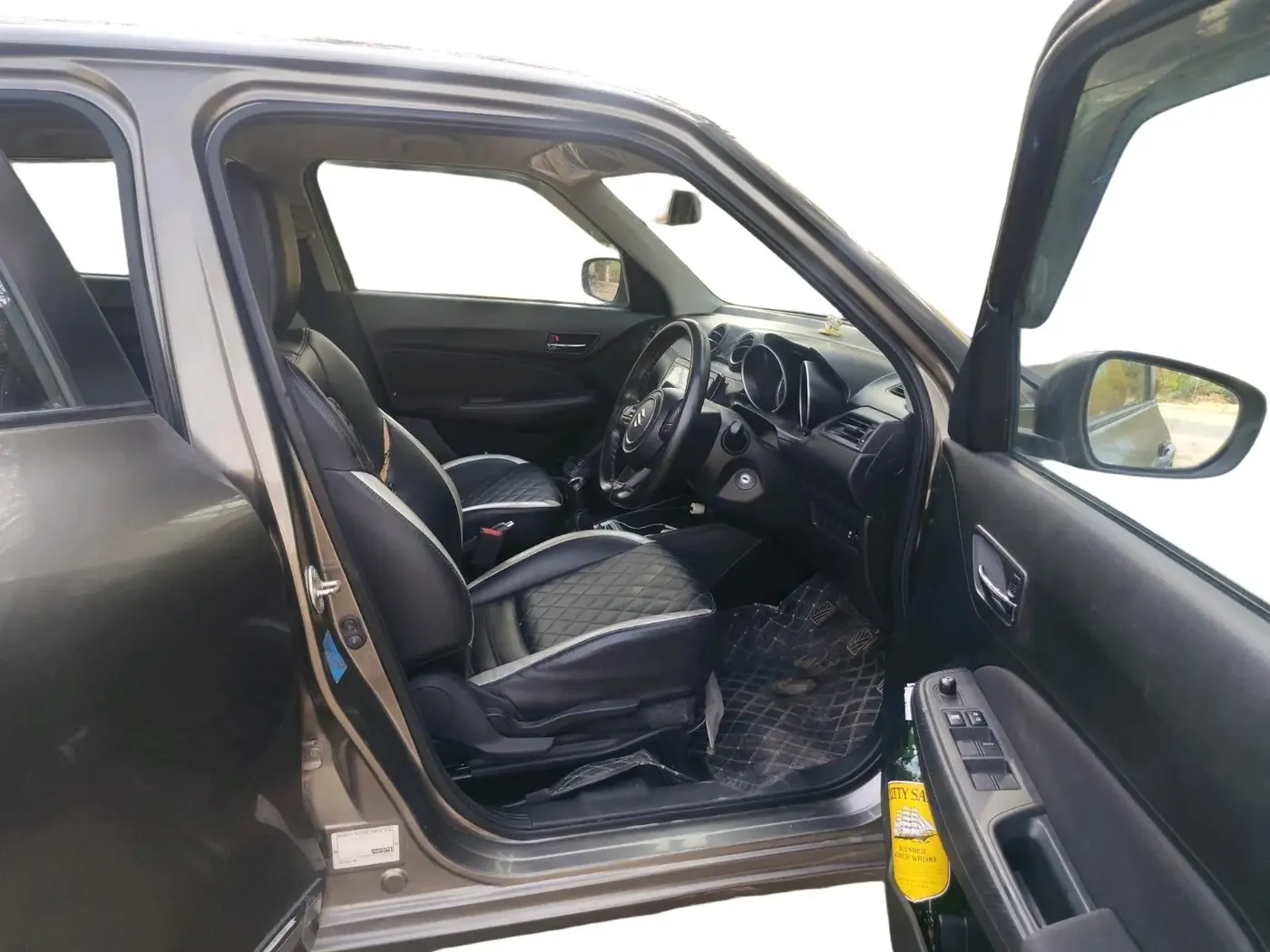 2023 Maruti Swift VXI, Petrol, Manual, 32,849 km, interior