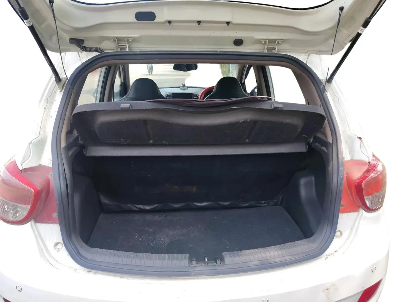 2013 Hyundai Grand i10 MAGNA 1.2 KAPPA VTVT, Petrol, Manual, 1,16,500 km, exterior