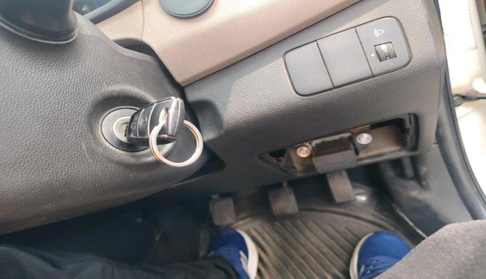 2013 Hyundai Grand i10 MAGNA 1.2 KAPPA VTVT, Petrol, Manual, 1,15,574 km, interior