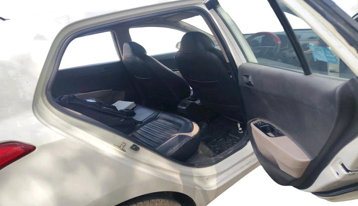 2013 Hyundai Grand i10 MAGNA 1.2 KAPPA VTVT, Petrol, Manual, 1,15,574 km, interior