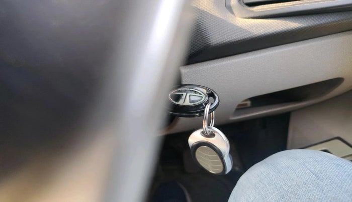 2017 Tata Tiago XE PETROL, CNG, Manual, 1,88,701 km, interior