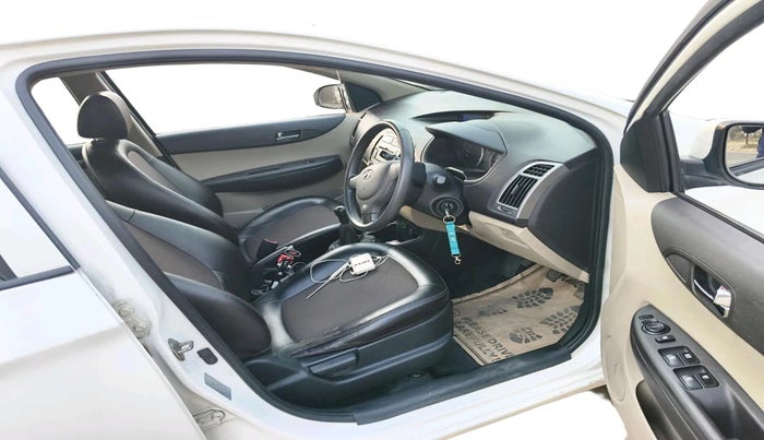 2013 Hyundai i20 MAGNA (O) 1.2, Petrol, Manual, 29,145 km, interior