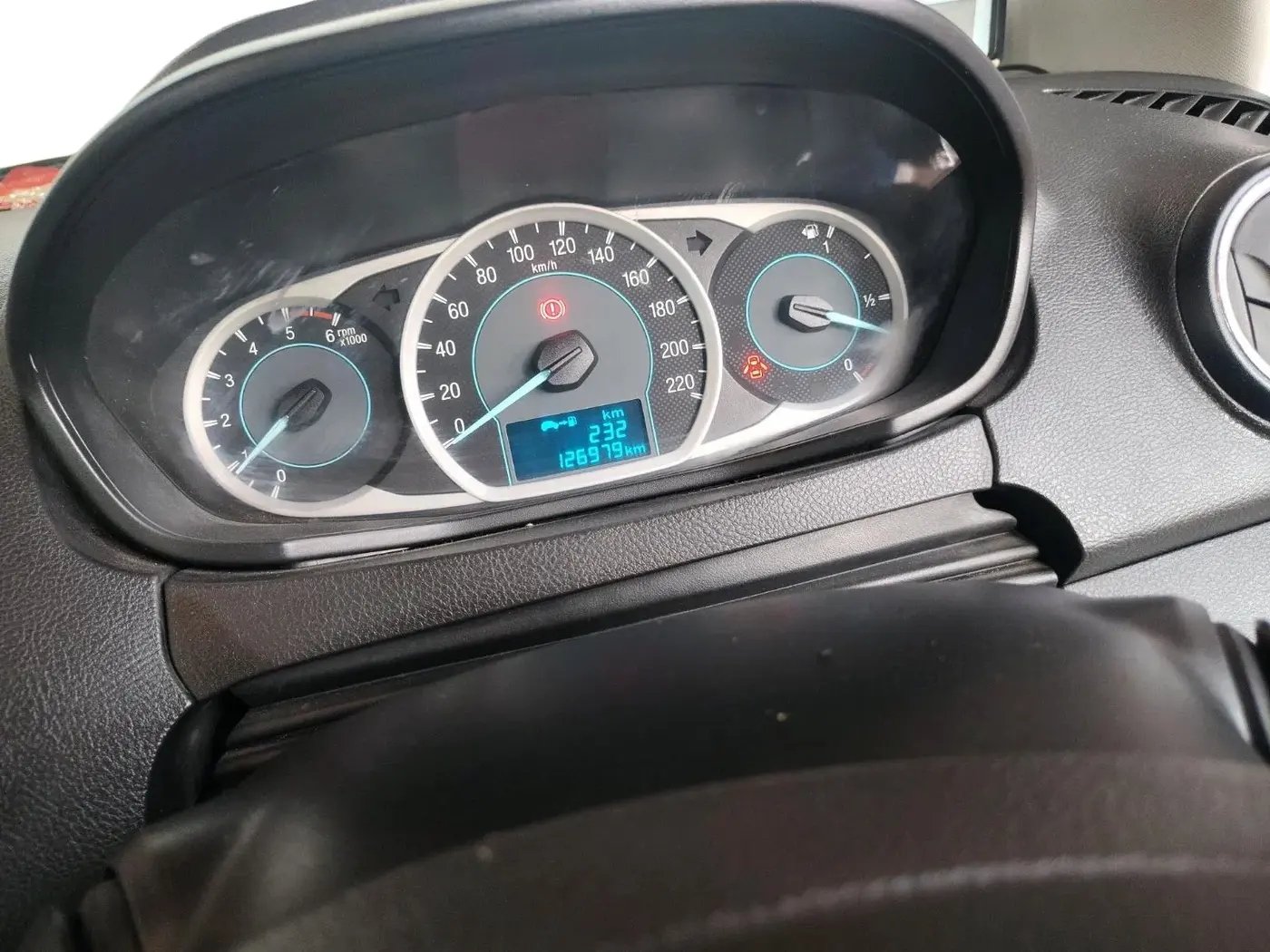 2015 Ford New Figo TREND 1.5L DIESEL, Diesel, Manual, 1,26,979 km, interior