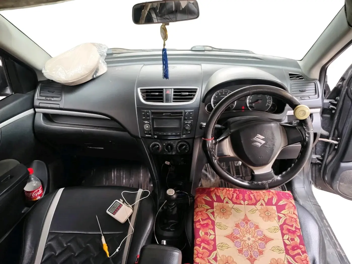 2015 Maruti Swift VXI, CNG, Manual, 1,16,650 km, interior