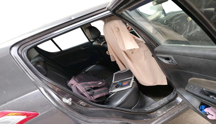 2015 Maruti Swift VXI, CNG, Manual, 1,16,650 km, interior