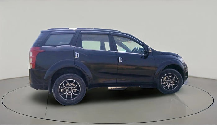 2016 Mahindra XUV500 W6 1.99, Diesel, Manual, 1,78,847 km, exterior