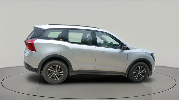 2022 Mahindra XUV700 AX 5 P AT 5 STR, Petrol, Automatic, 23,863 km, exterior