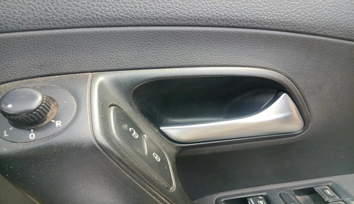 2014 Volkswagen Polo COMFORTLINE 1.2L PETROL, Petrol, Manual, 61,682 km, interior