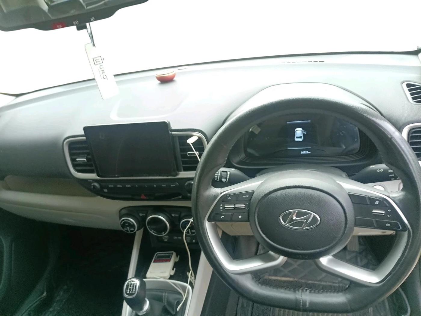 2023 Hyundai VENUE SX 1.2 PETROL, Petrol, Manual, 30,223 km, interior