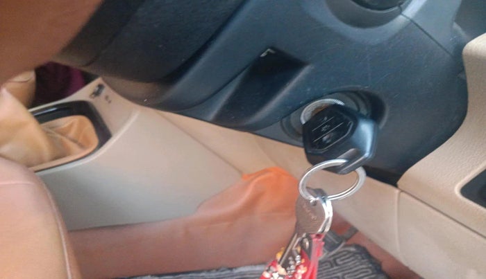 2016 Mahindra TUV300 T8, Diesel, Manual, 61,190 km, interior