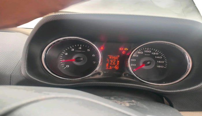 2016 Mahindra TUV300 T8, Diesel, Manual, 61,190 km, interior