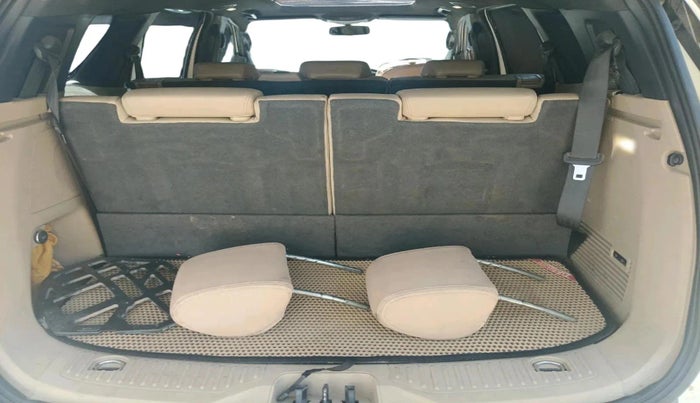 2016 Ford Endeavour TITANIUM 3.2 4X4 AT, Diesel, Automatic, 1,26,310 km, exterior