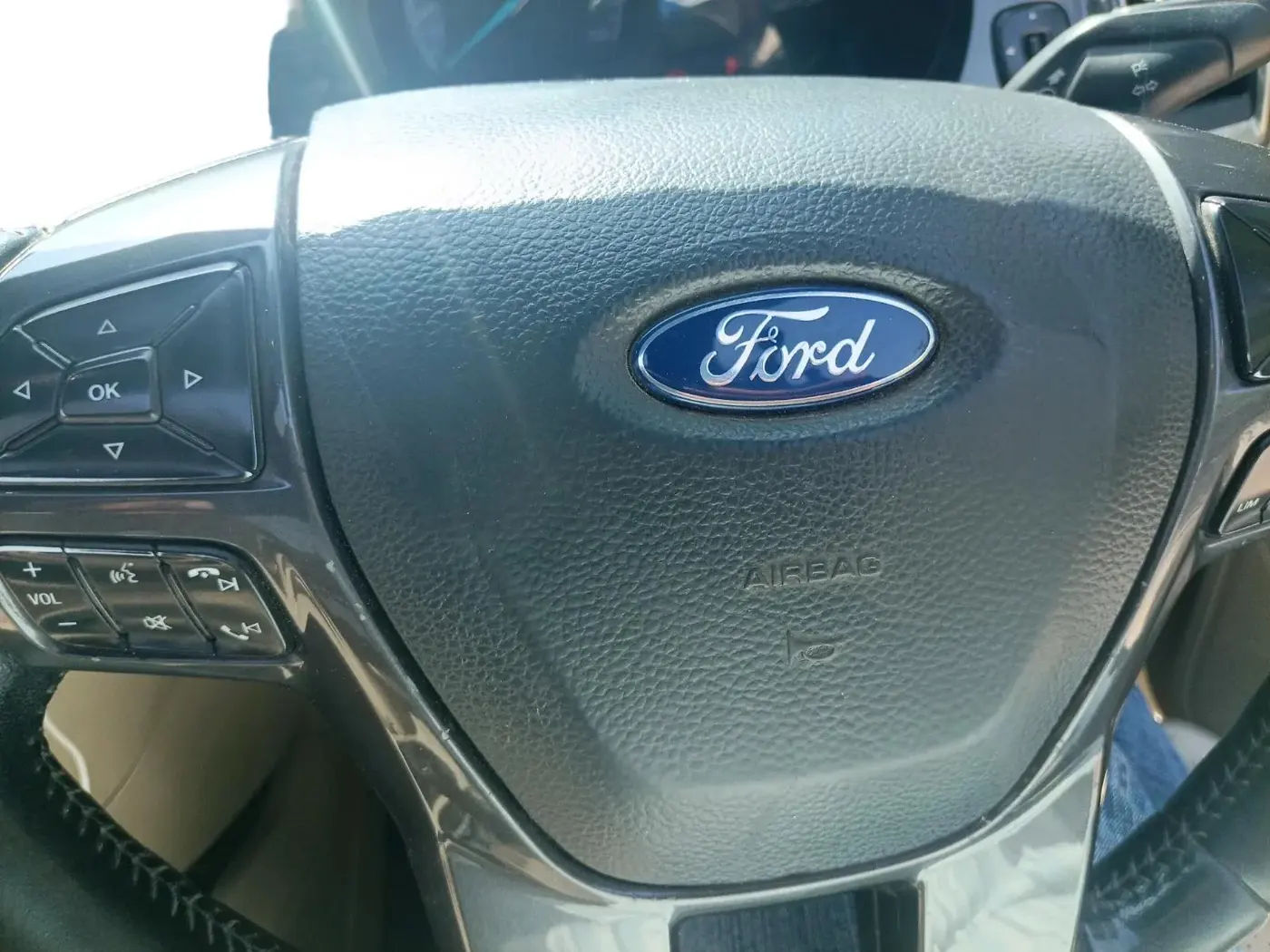 2016 Ford Endeavour TITANIUM 3.2 4X4 AT, Diesel, Automatic, 1,26,310 km, interior