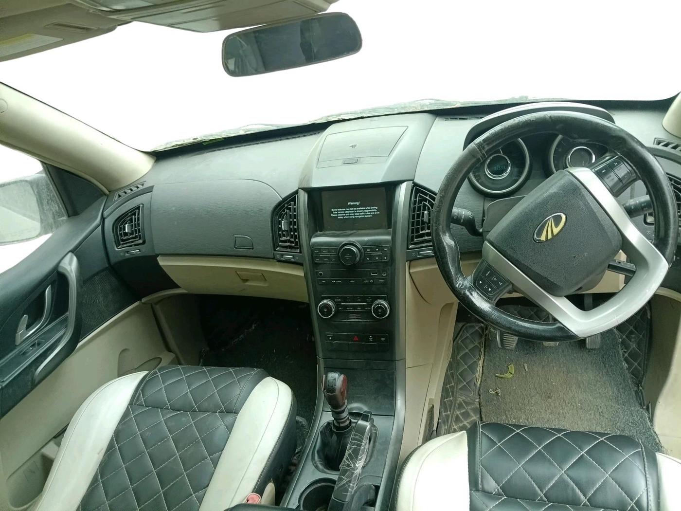 2016 Mahindra XUV500 W10 1.99, Diesel, Manual, 93,533 km, interior