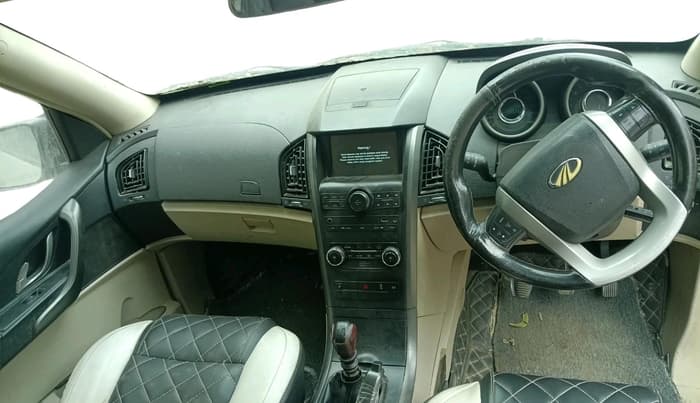 2016 Mahindra XUV500 W10 1.99, Diesel, Manual, 93,533 km, interior