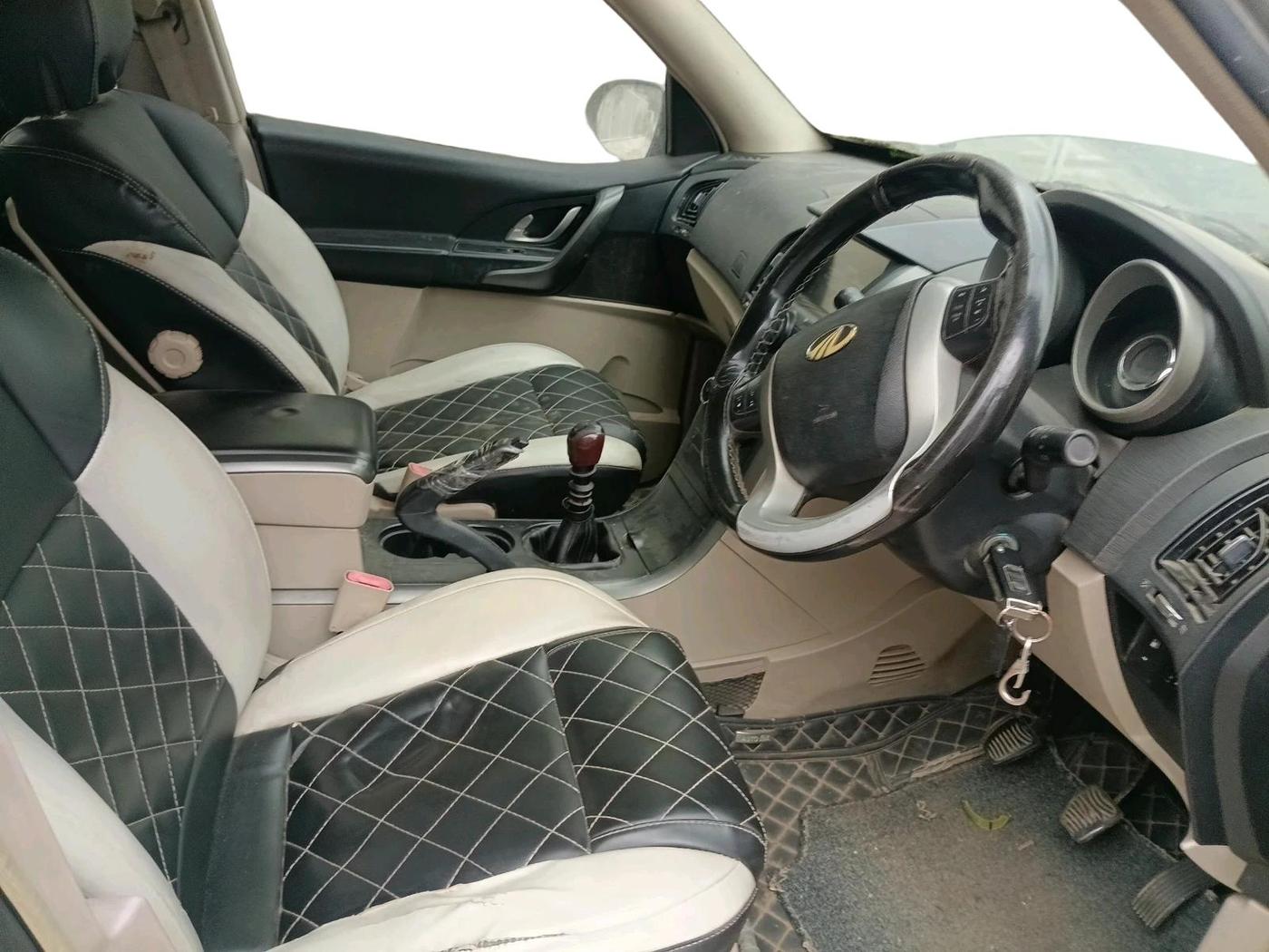 2016 Mahindra XUV500 W10 1.99, Diesel, Manual, 93,533 km, interior