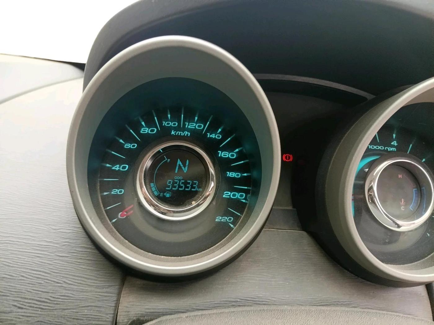 2016 Mahindra XUV500 W10 1.99, Diesel, Manual, 93,533 km, interior