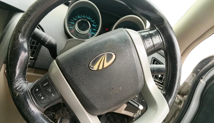 2016 Mahindra XUV500 W10 1.99, Diesel, Manual, 93,533 km, interior