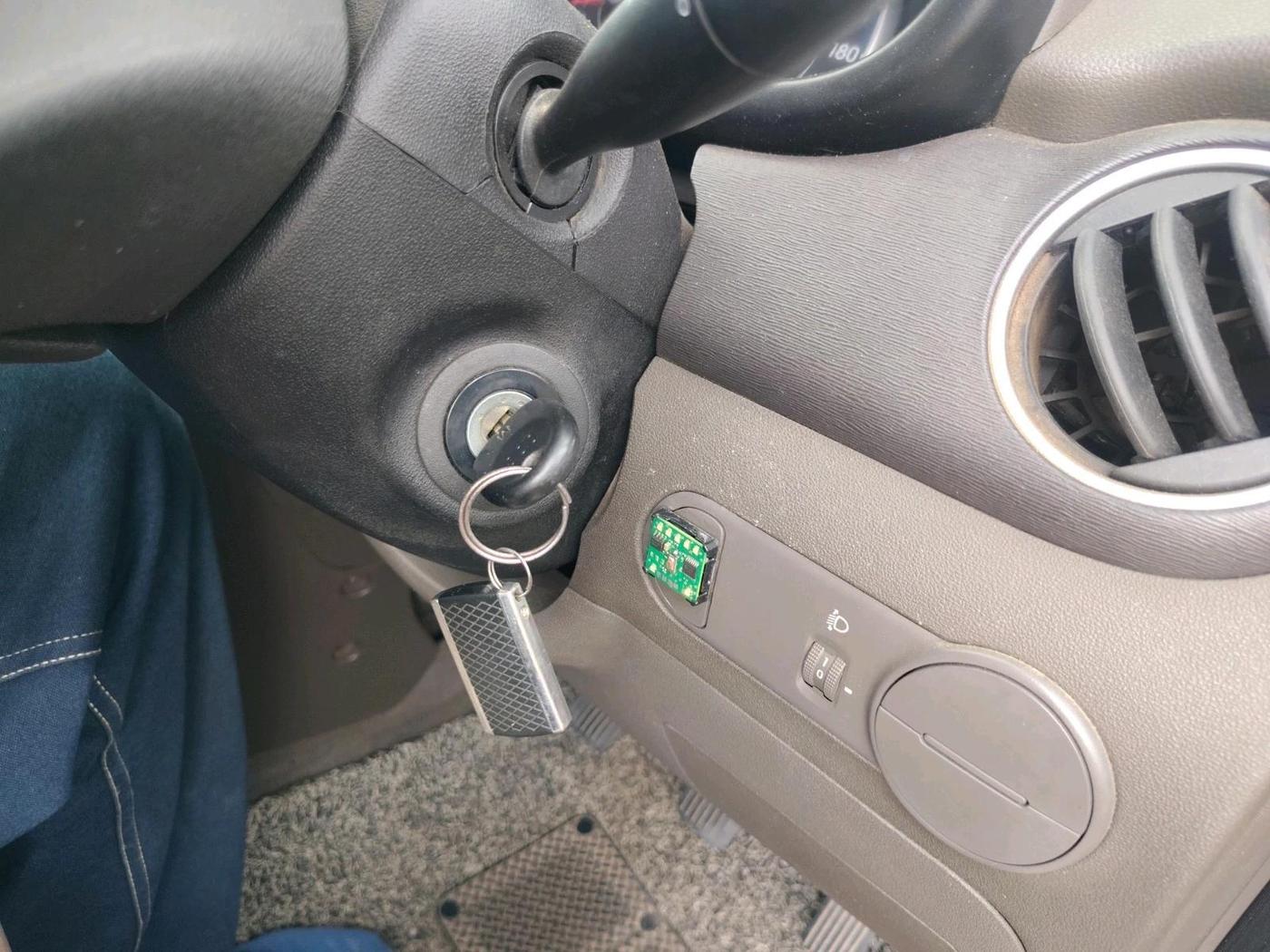 2014 Hyundai i10 MAGNA 1.1, CNG, Manual, 78,508 km, interior