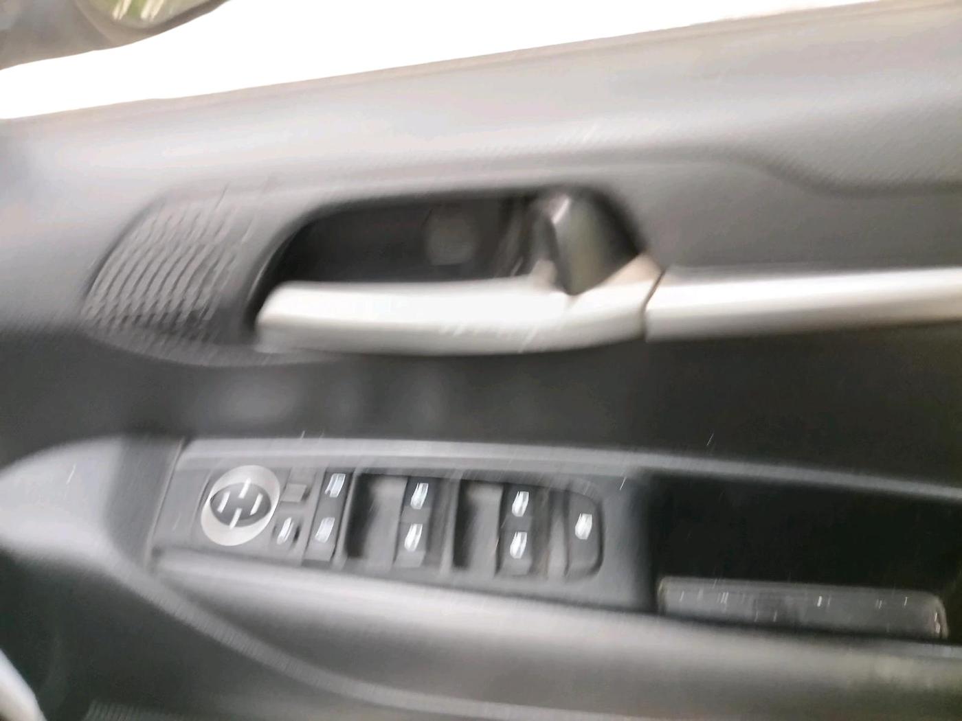 2023 KIA SONET HTK PLUS 1.0 IMT, Petrol, Manual, 39,000 km, interior