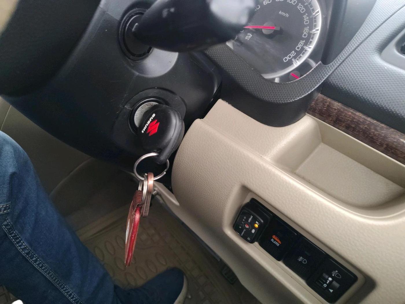 2015 Maruti Swift Dzire VXI, CNG, Manual, 1,12,444 km, interior