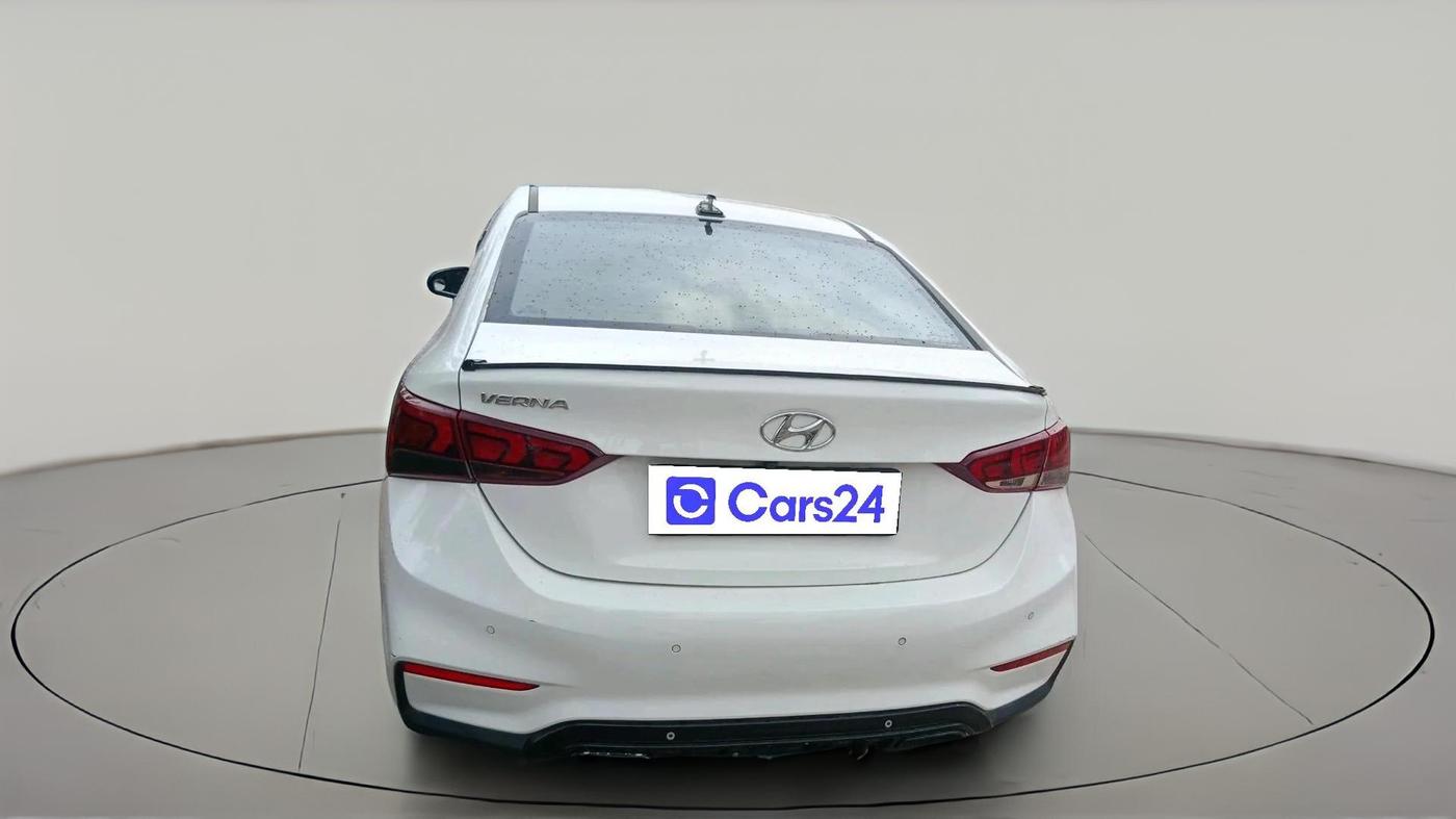 2018 Hyundai Verna 1.6 CRDI SX, Diesel, Manual, 1,09,672 km, exterior